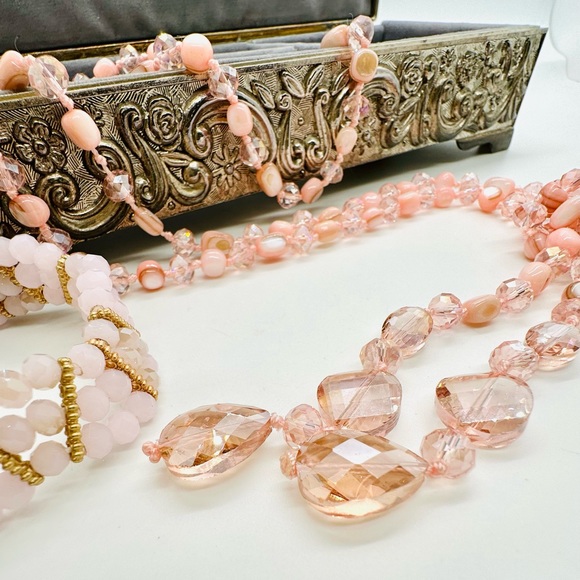 Vintage Crystal Pink Necklace - Picture 15 of 16
